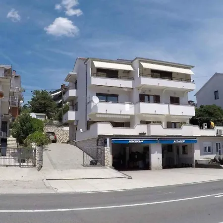 15 Apartment